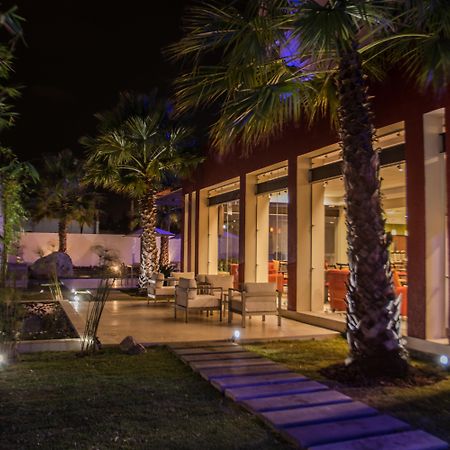 Holiday Inn Express Guadalajara Aeropuerto By Ihg Las Pintas Eksteriør bilde