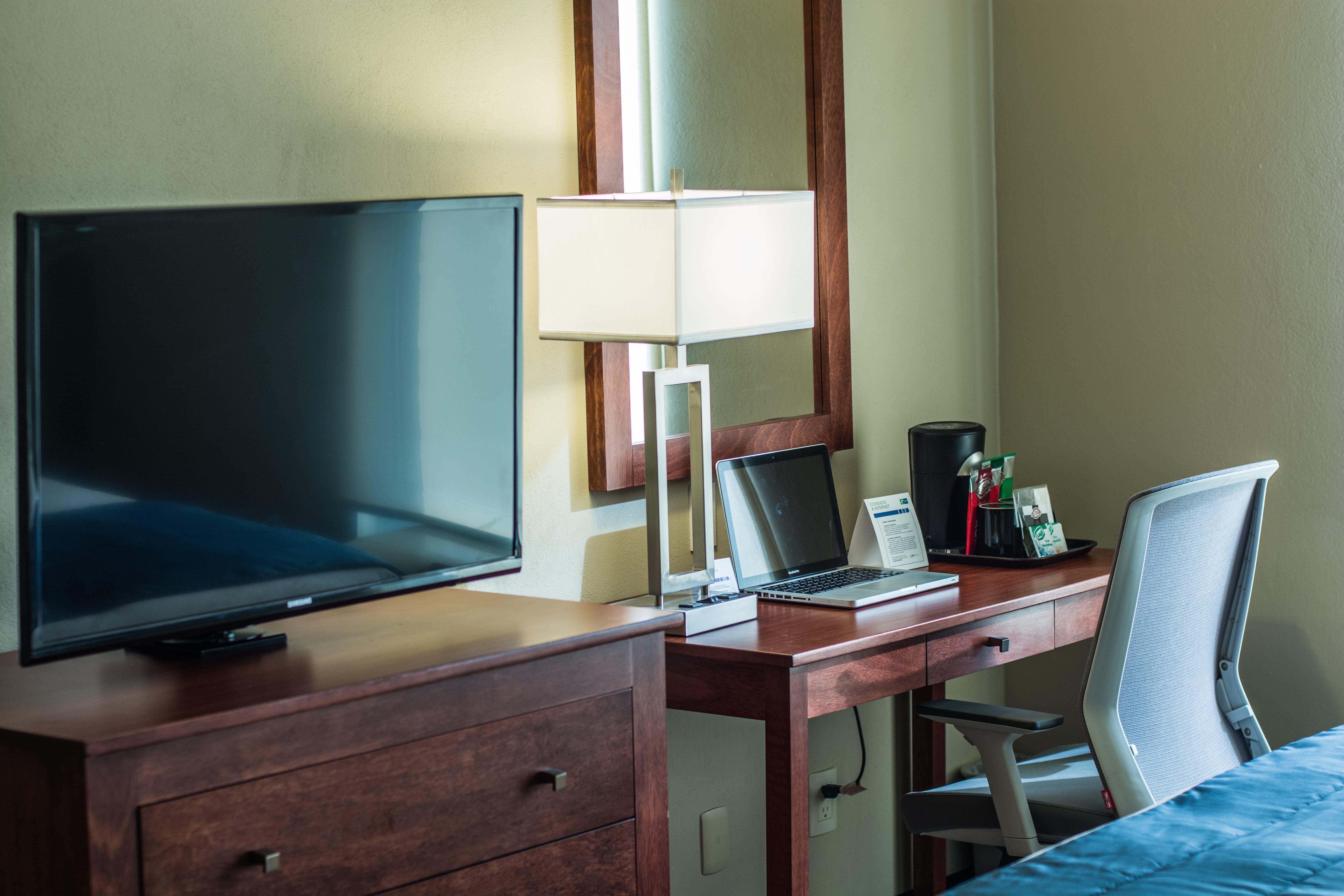 Holiday Inn Express Guadalajara Aeropuerto By Ihg Las Pintas Eksteriør bilde