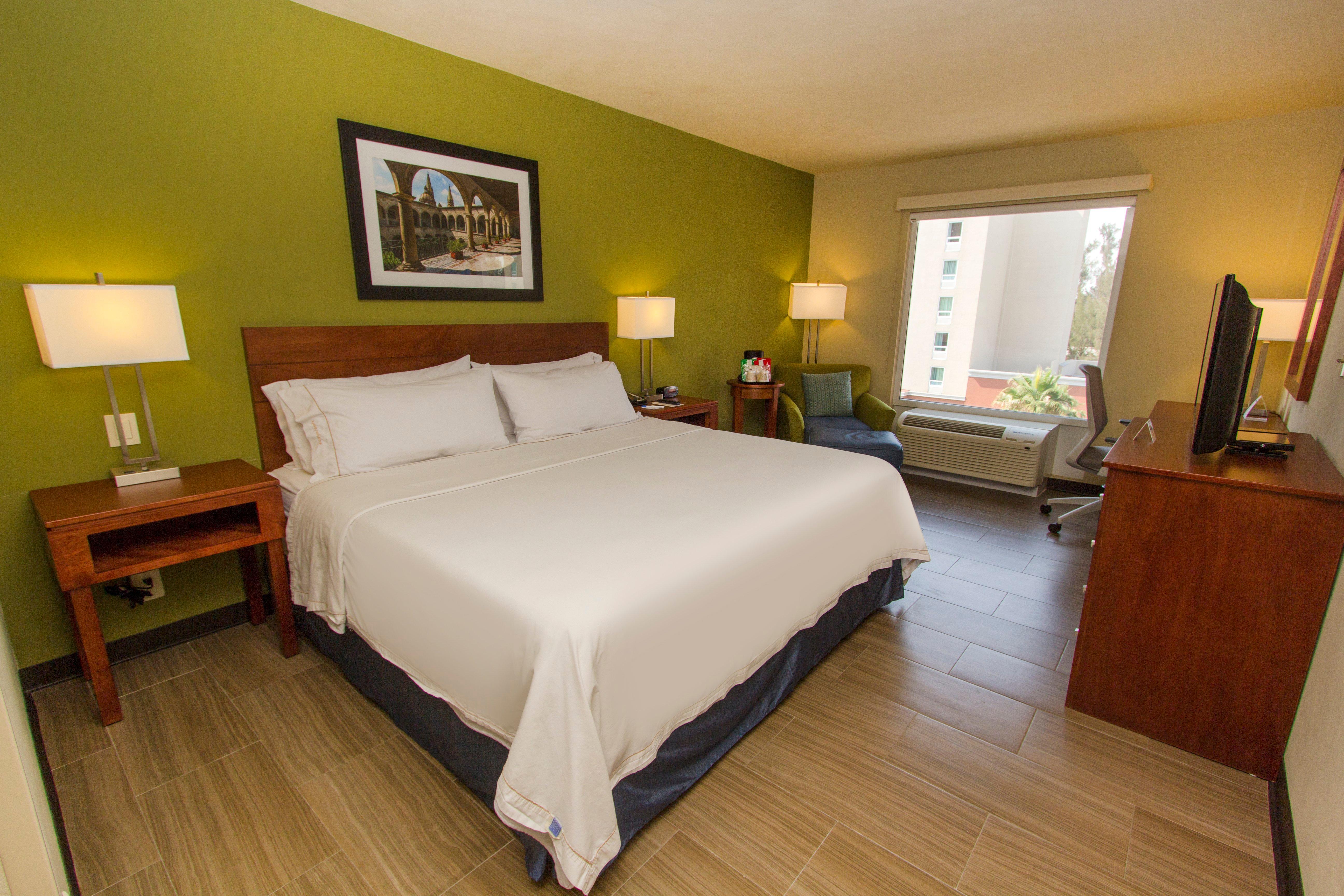 Holiday Inn Express Guadalajara Aeropuerto By Ihg Las Pintas Eksteriør bilde