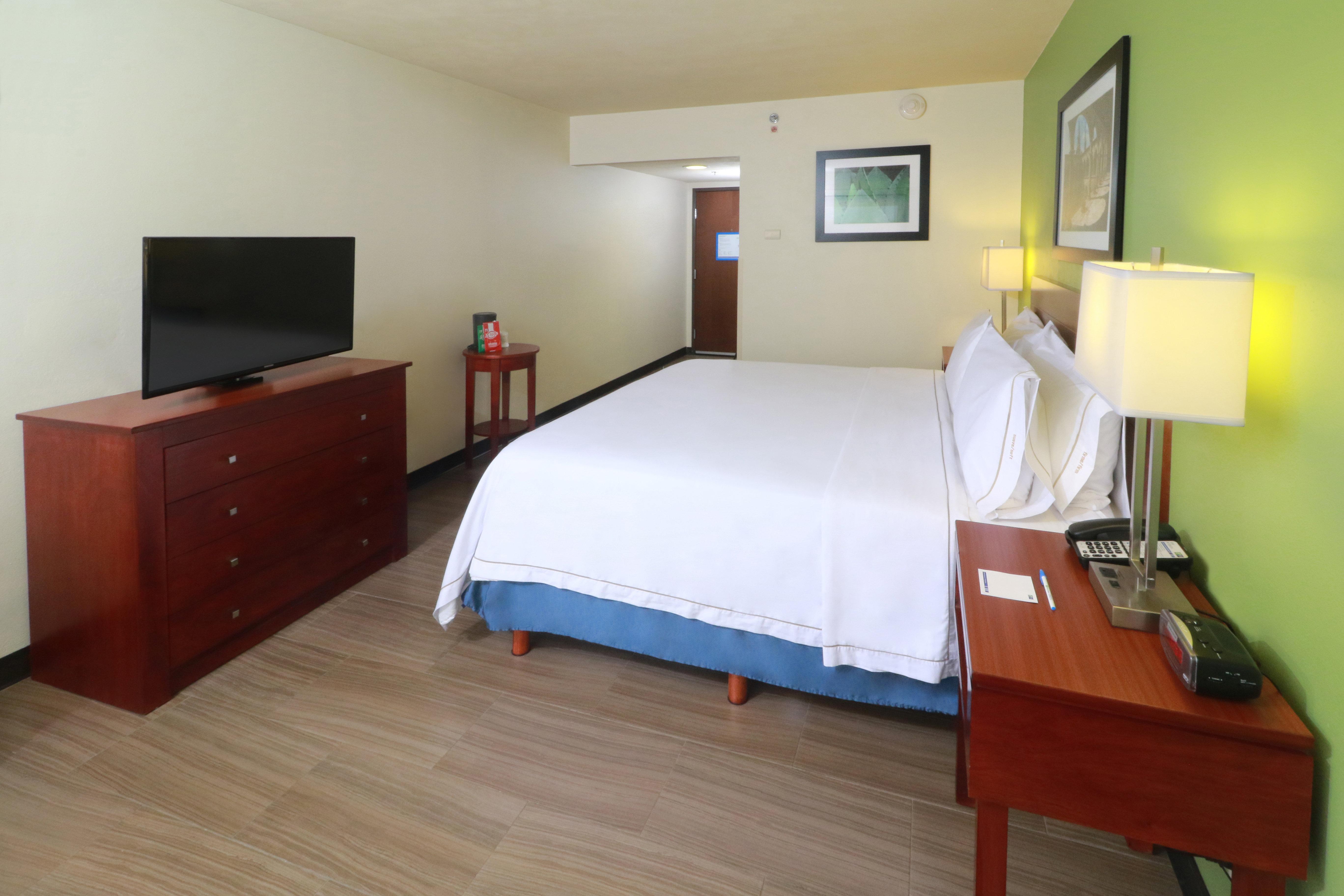 Holiday Inn Express Guadalajara Aeropuerto By Ihg Las Pintas Eksteriør bilde
