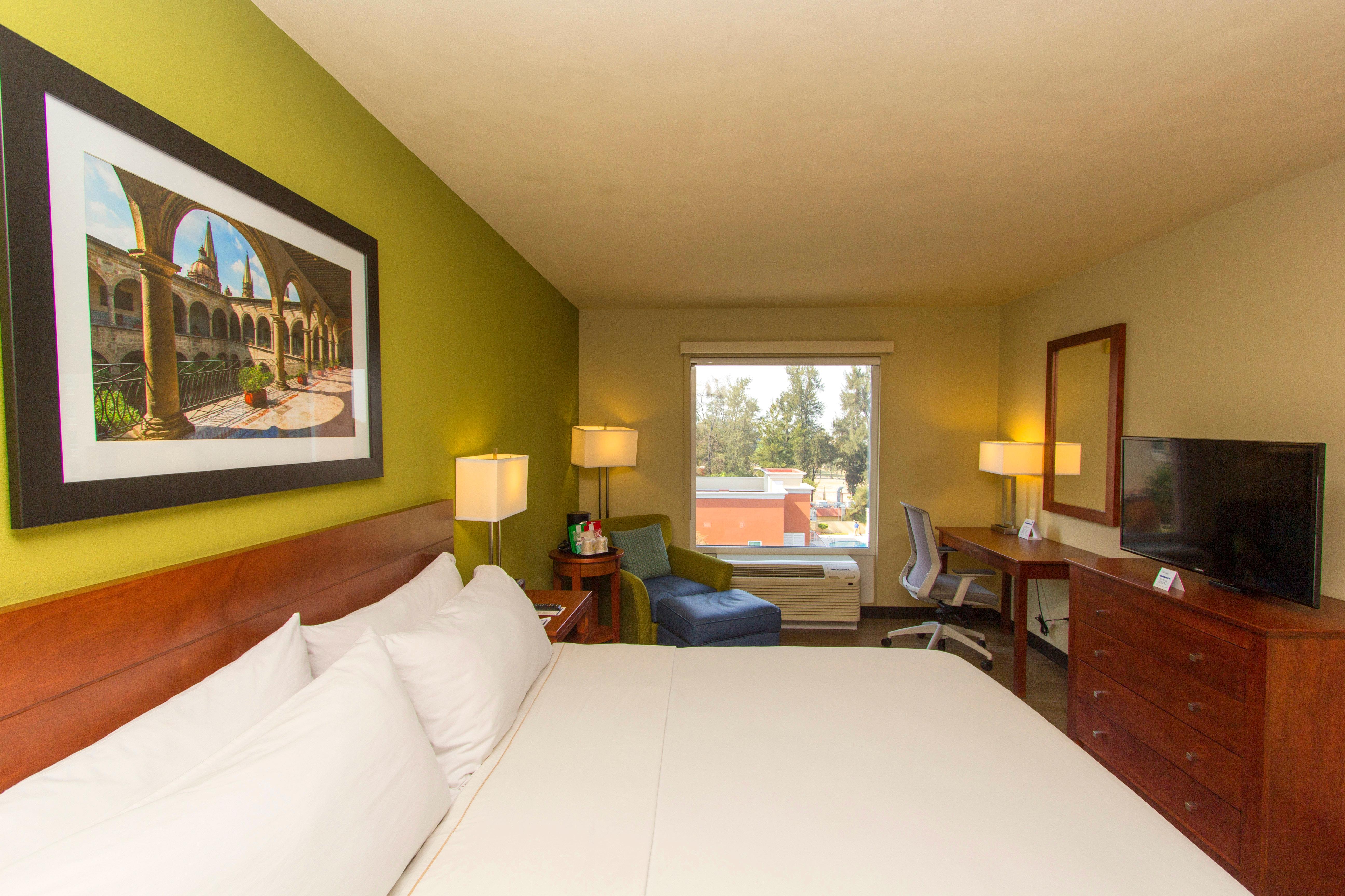 Holiday Inn Express Guadalajara Aeropuerto By Ihg Las Pintas Eksteriør bilde