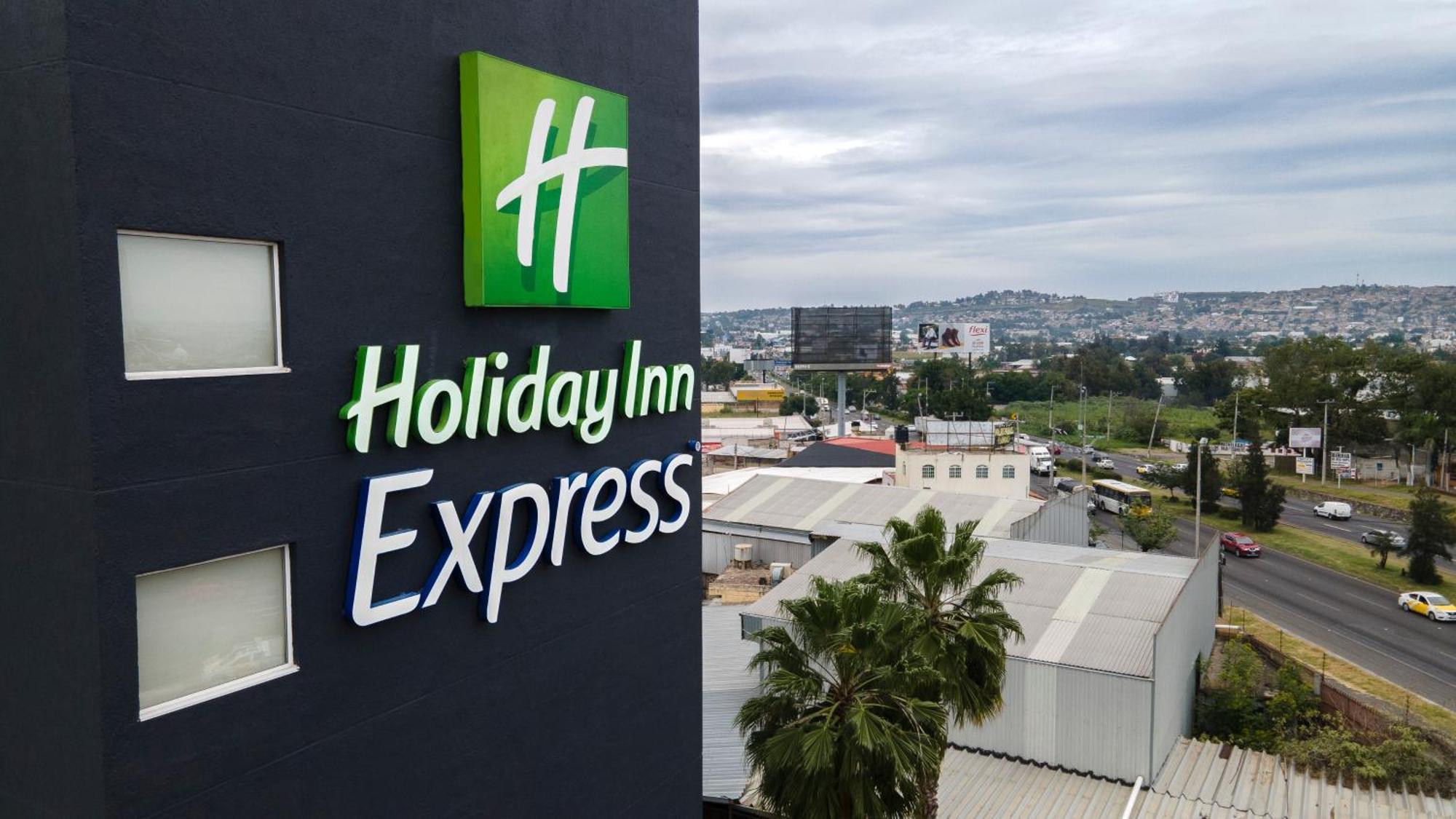 Holiday Inn Express Guadalajara Aeropuerto By Ihg Las Pintas Eksteriør bilde