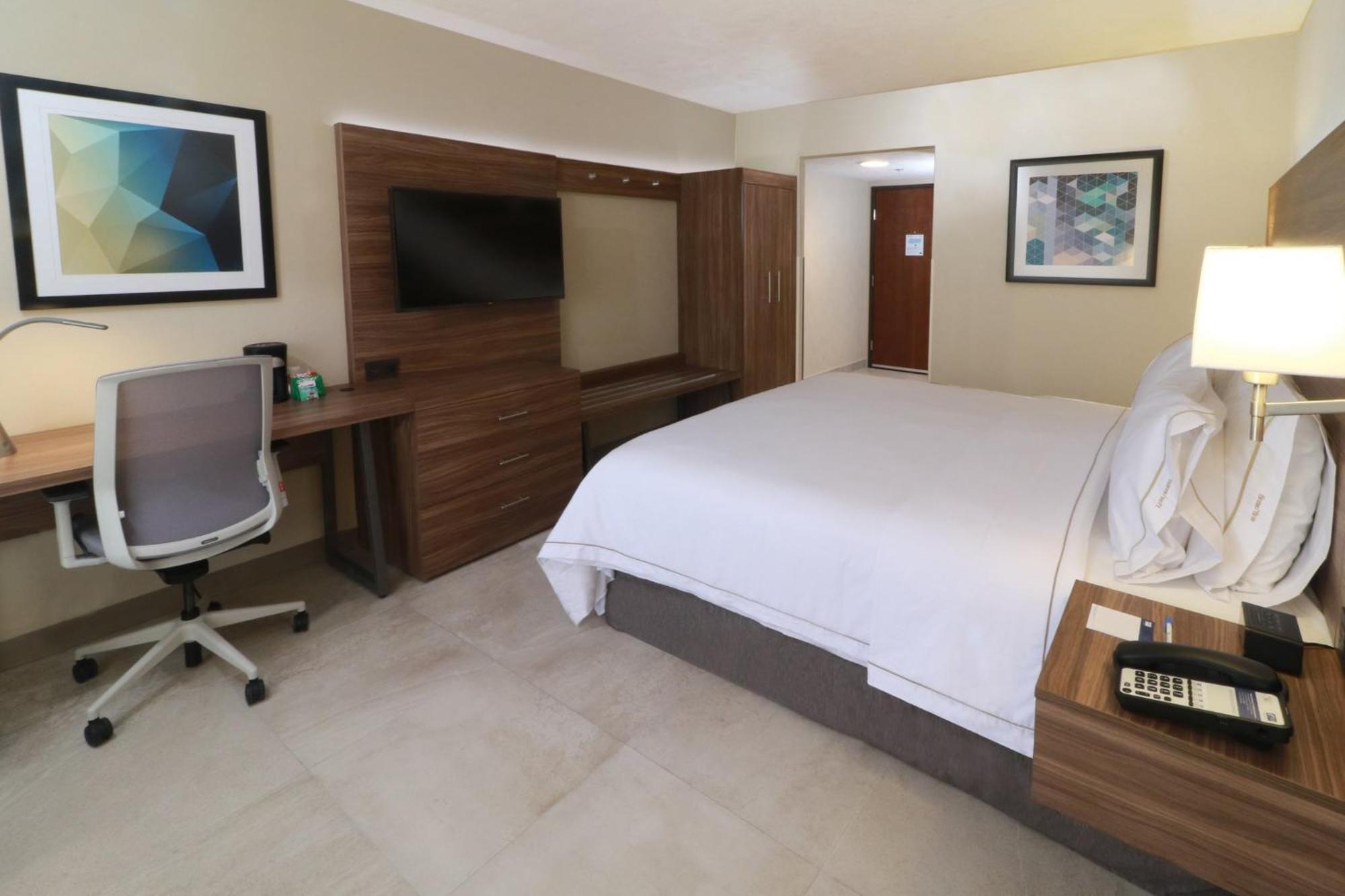 Holiday Inn Express Guadalajara Aeropuerto By Ihg Las Pintas Eksteriør bilde
